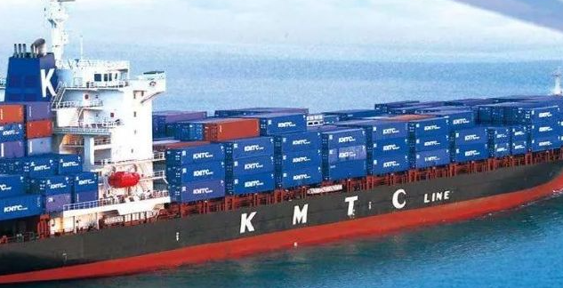 KMTC 时隔 40 年重返跨太平洋航线：关税窗口期下的海运市场新变量